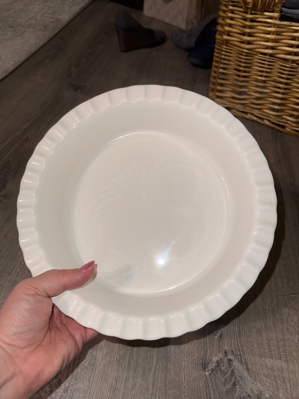 Williams Sonoma White Fluted Ceramic Pie Dish - Picture 4 of 6